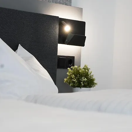 Cap1 Boardinghouse 3*